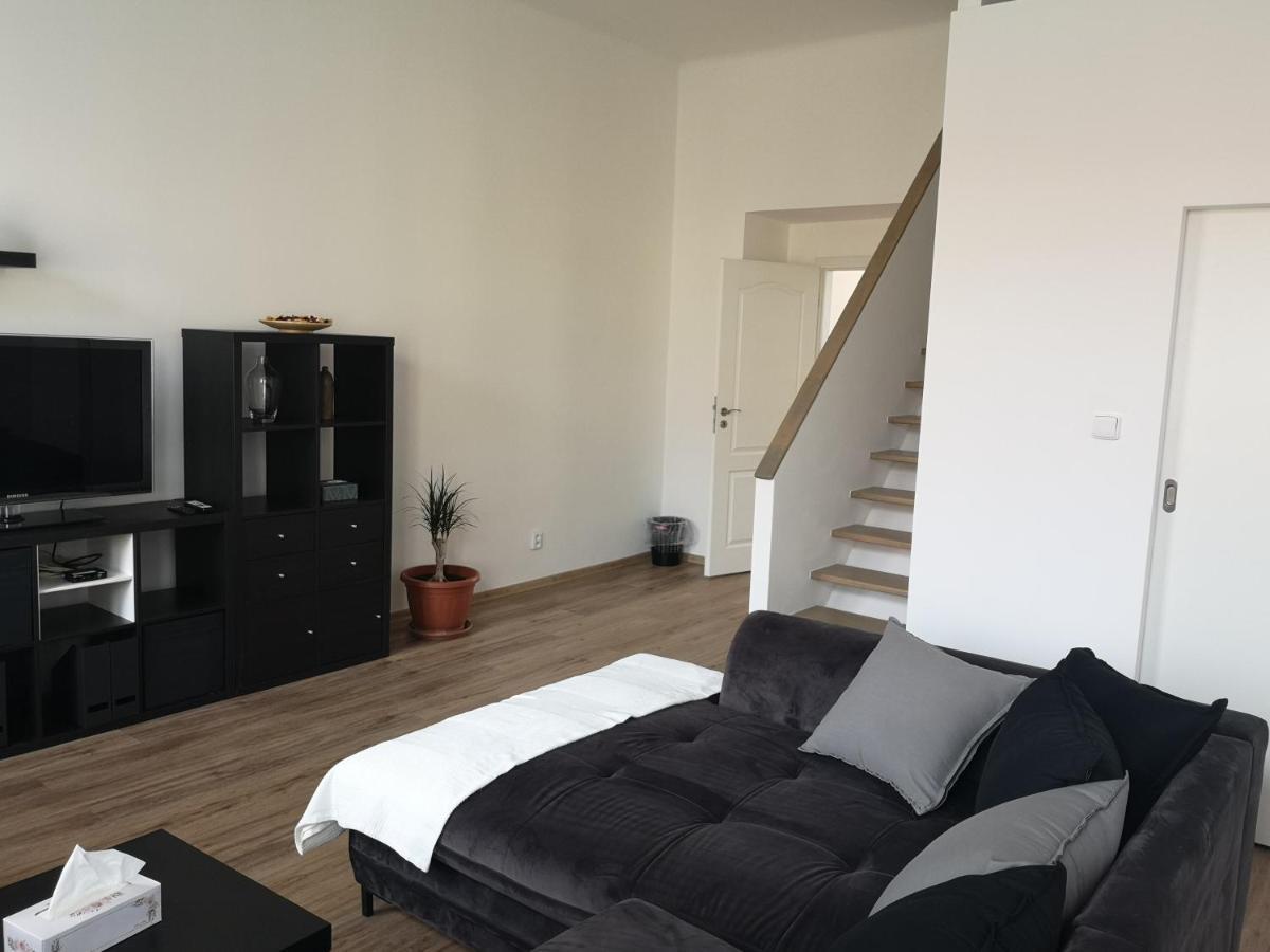Fine Apartment In Centrum Of Slany With Aircondition Eksteriør billede