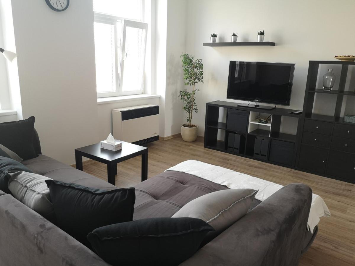 Fine Apartment In Centrum Of Slany With Aircondition Eksteriør billede