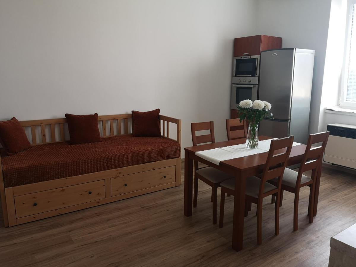 Fine Apartment In Centrum Of Slany With Aircondition Eksteriør billede
